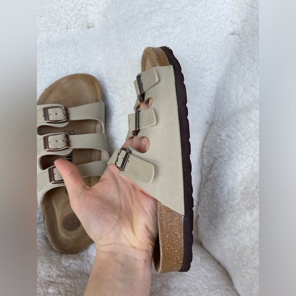 Women's Beige Sandals Cushionaire Women's Lela Cork footbed Sandal with +Comfort - Picture 6 of 10